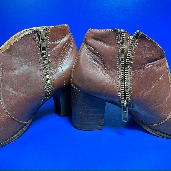 Frye Womens Nora Zip Short Leather Booties in Redwood Brown 6M - Picture 9 of 12